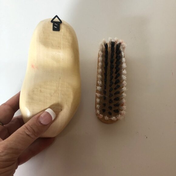 Decorative Dutch Delft Wooden Shoe Brush Holder and Brush Holland Floral Design - Picture 3 of 7